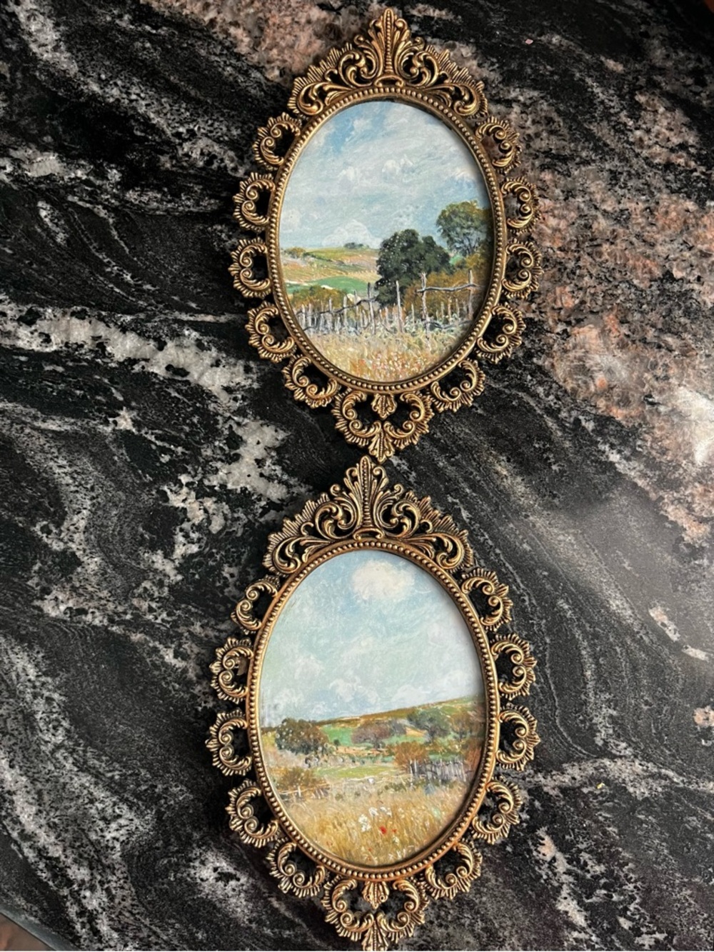Vtg Ornate Gold Framed Pair of Oval Landscape Paintings frames made in Italy